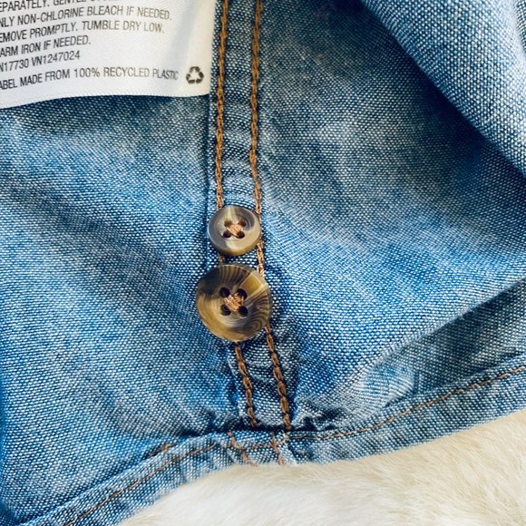 Chambray Long-Sleeved Button-Down Shirt Boy size 5T Southwest Arrowhead Print - Picture 8 of 9